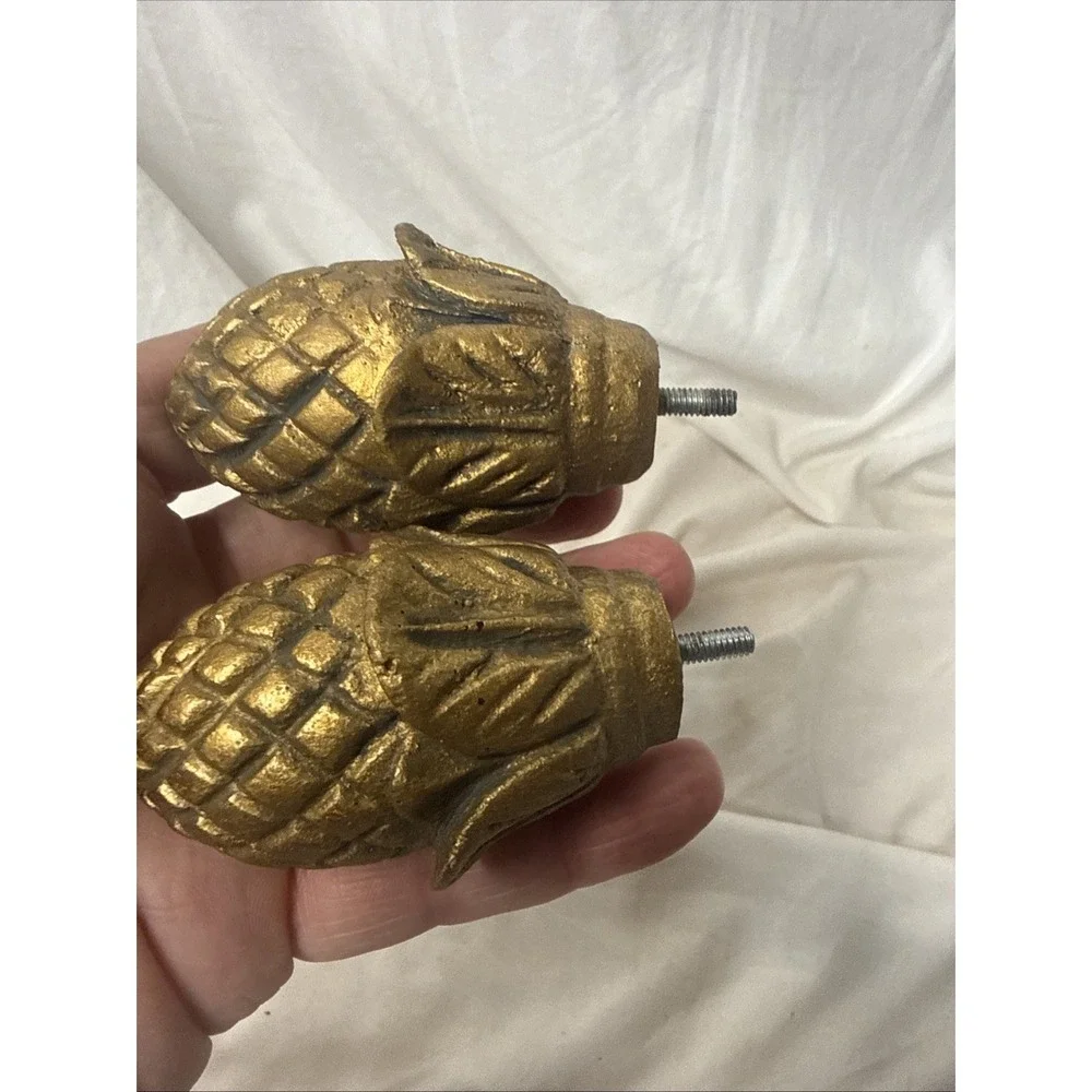 VTG Pineapple PineCone Gold Leaf Leaves Detailed Resin 3
